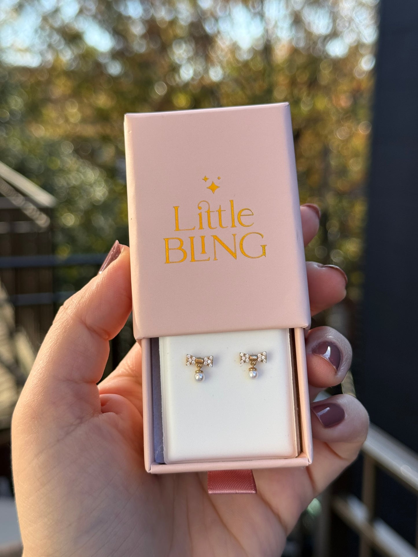 14k Gold Bowtie Hanging pearl Screw-Back Earrings