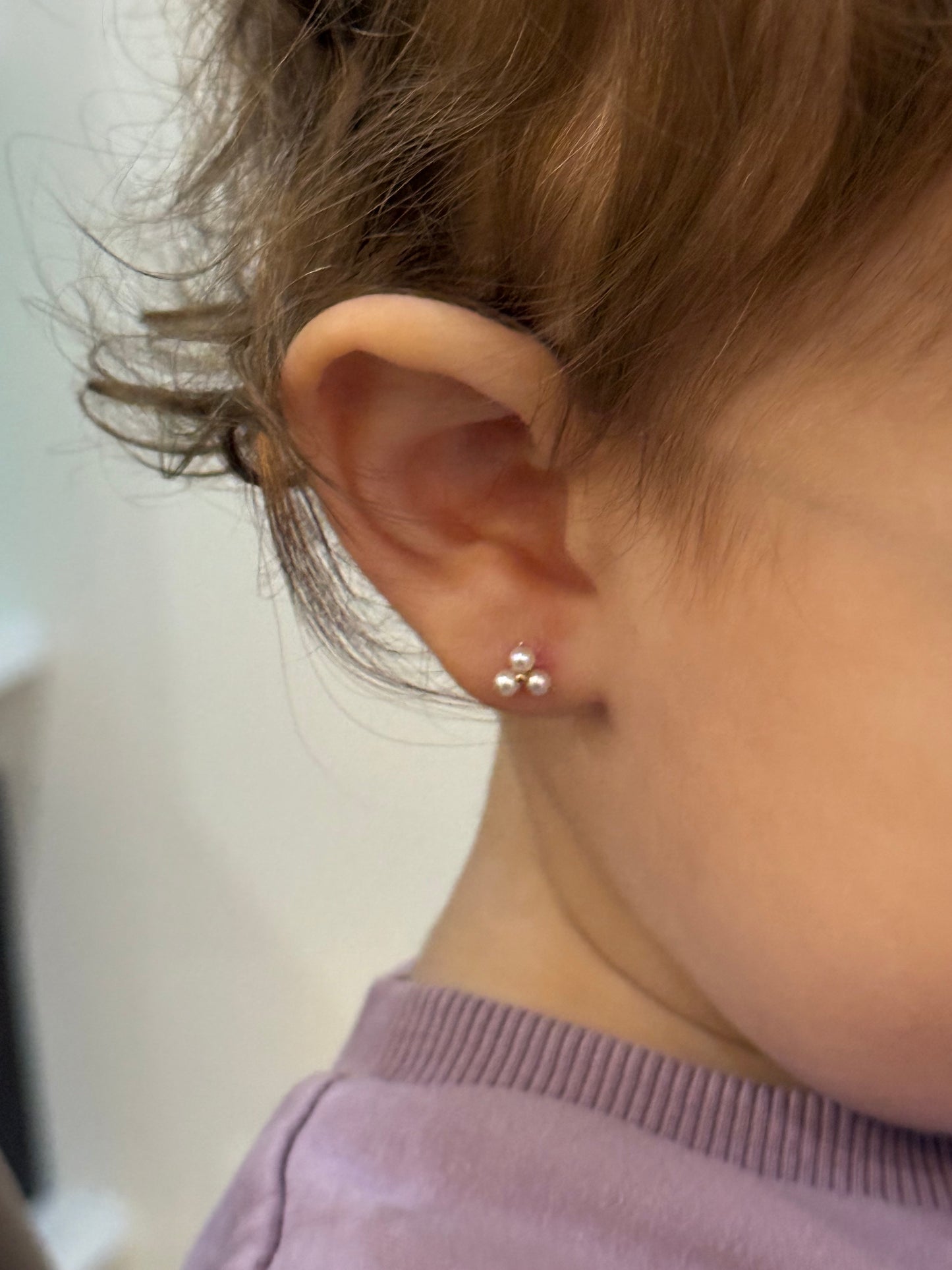 14k Gold Small Triangle Pearl Screw-back Earrings